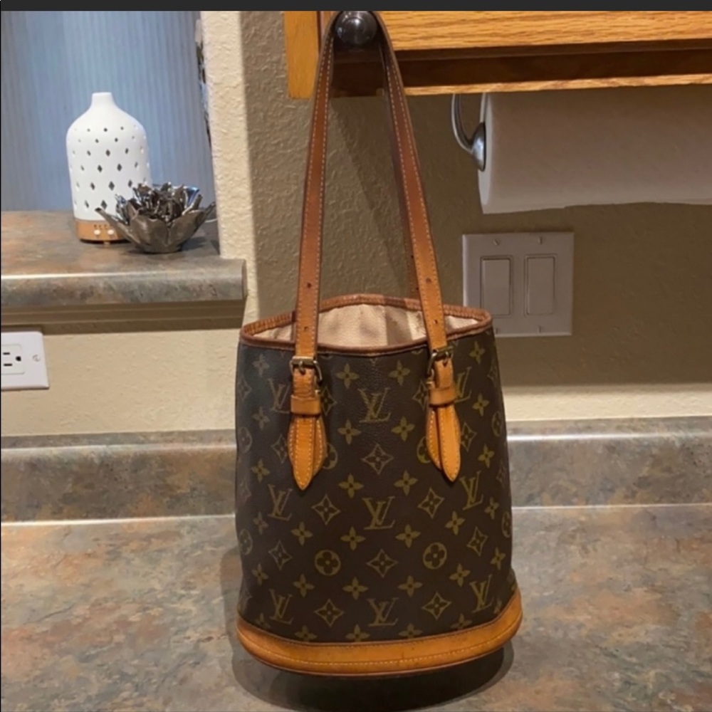 Authentic Louis Vuitton bucket purse